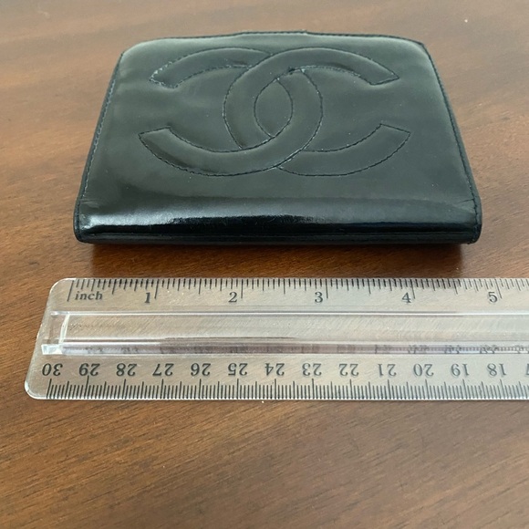 Chanel Black Patent Leather Wallet/Iconic Interlocking CC Logo - Picture 8 of 9